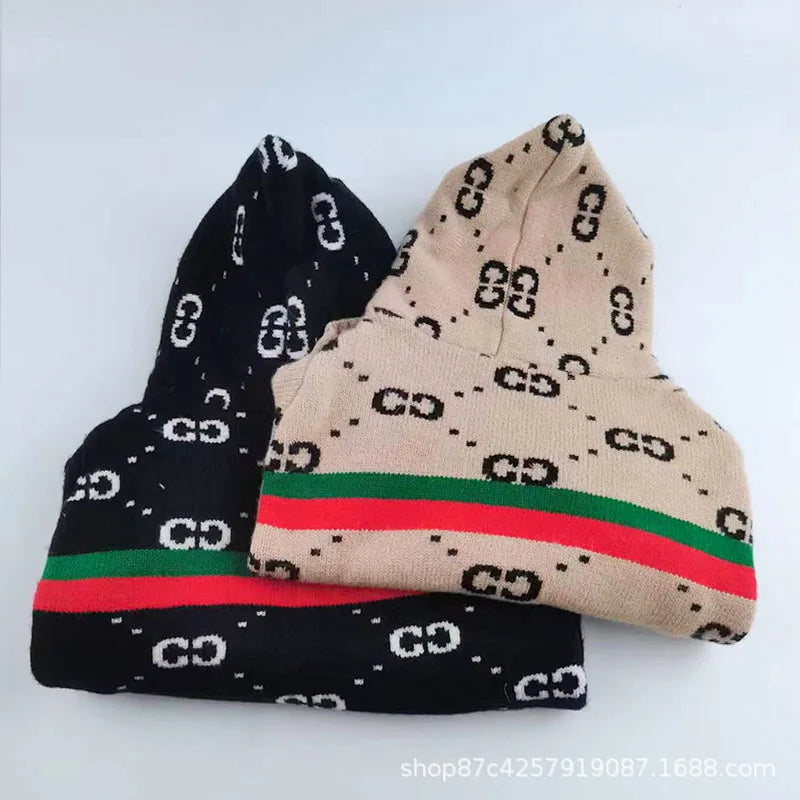 Trendy Pet Sweater β Cozy & Stylish for Cats & Dogs