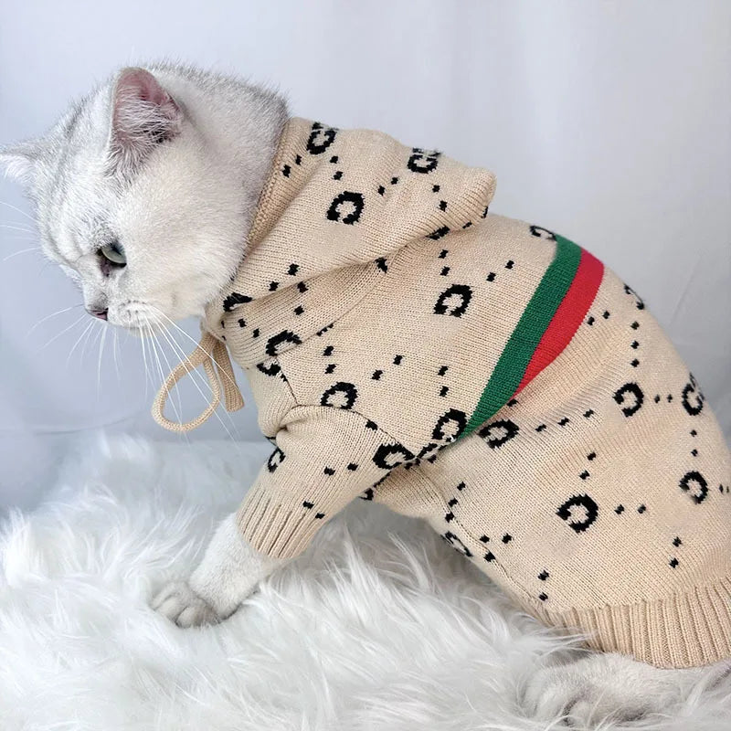 Trendy Pet Sweater β Cozy & Stylish for Cats & Dogs